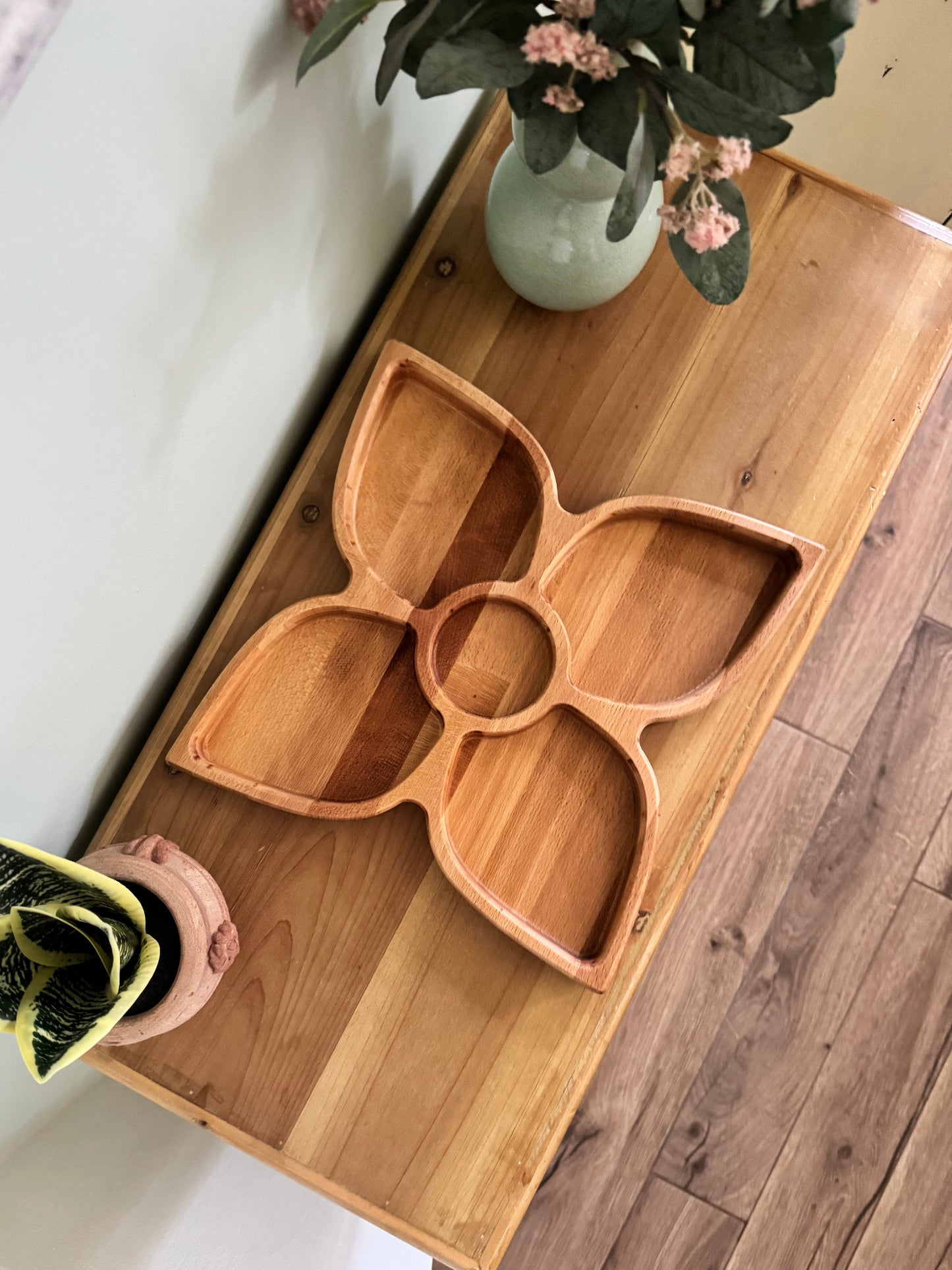 Vassoio da Portata Fiore in Legno di Faggio | Flower Shaped Beech Wood Serving Tray